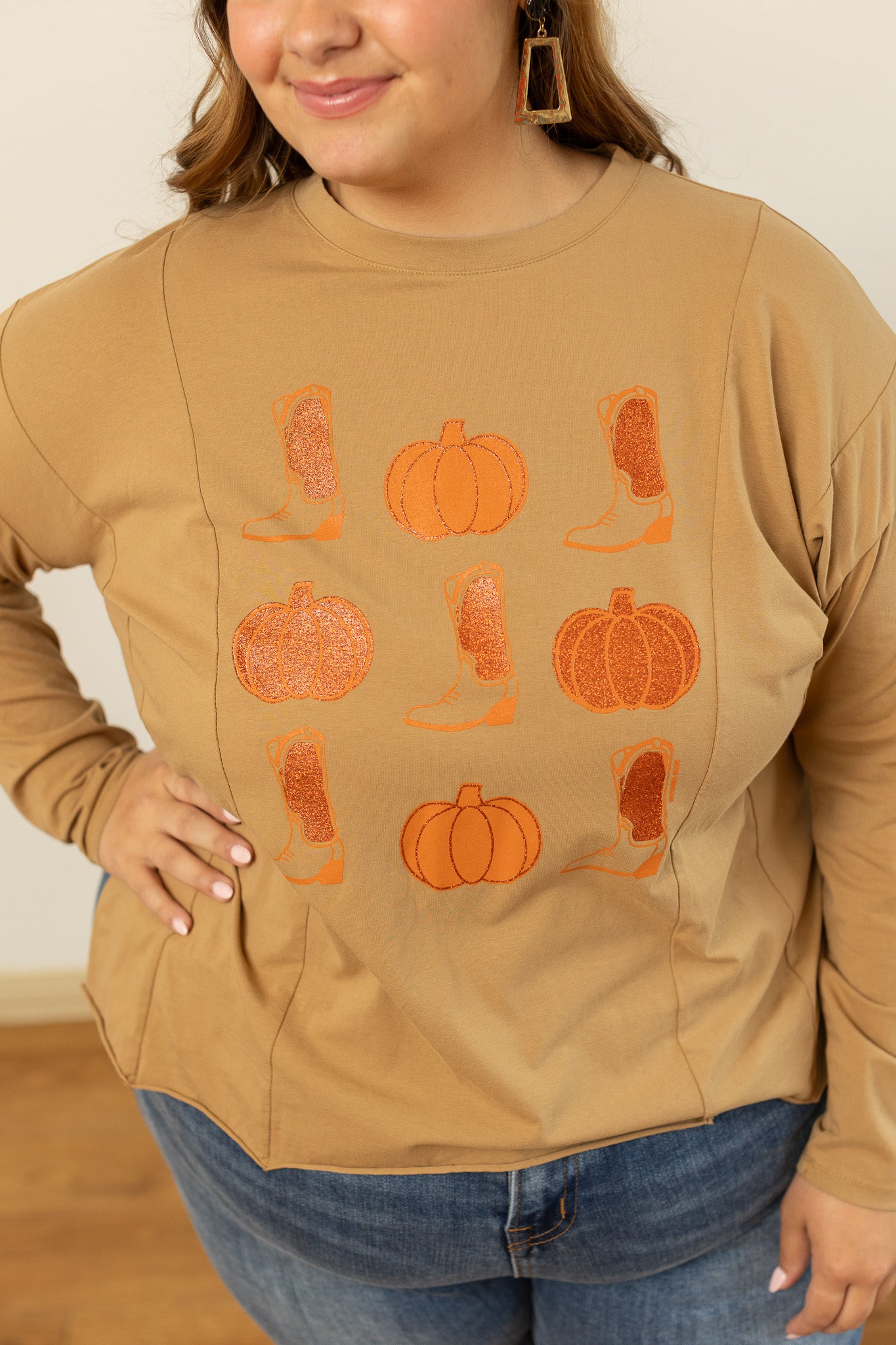 Boots and Pumpkins on Tan Long-sleeved T-shirts With Side Stitching